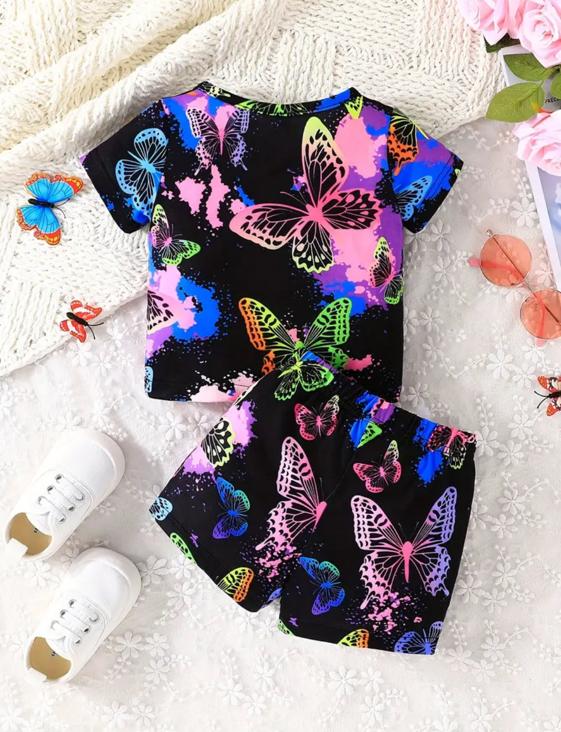 2-Piece Vibrant Butterfly Gradient Print Toddler & Infant Girl's Summer Outfit Set - Soft, Breathable, Comfortable T-Shirt & Shorts - Perfect for Daily Wear, Holidays, and Parties